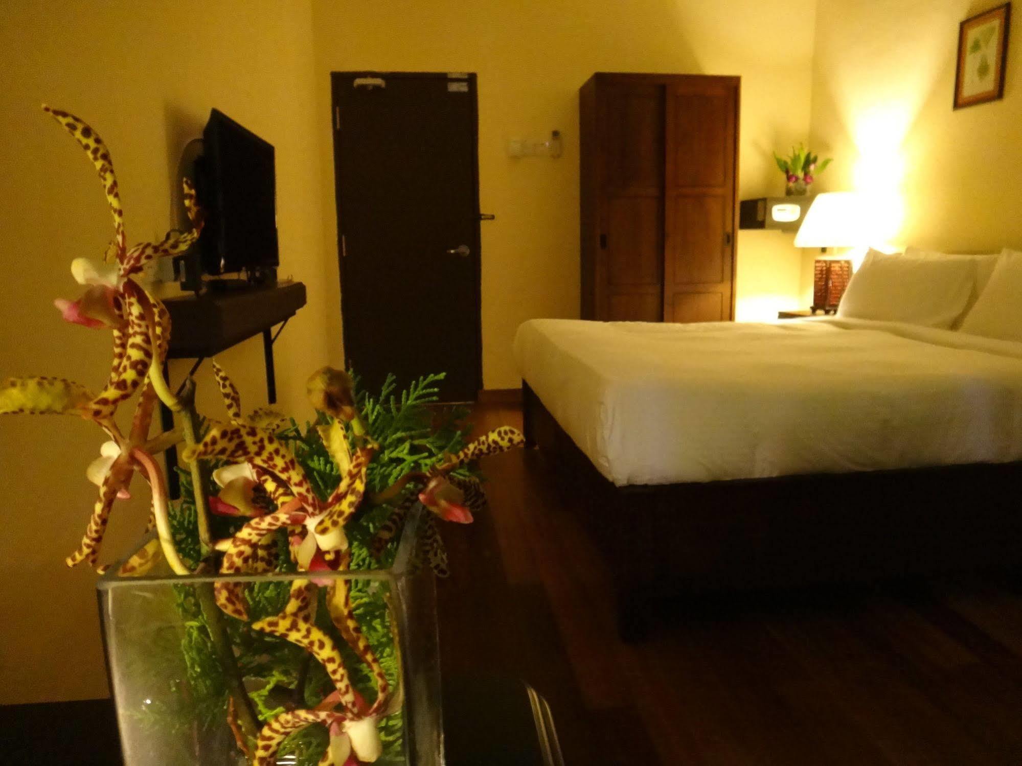 Betel Nut Lodge (Adults Only) George Town Extérieur photo