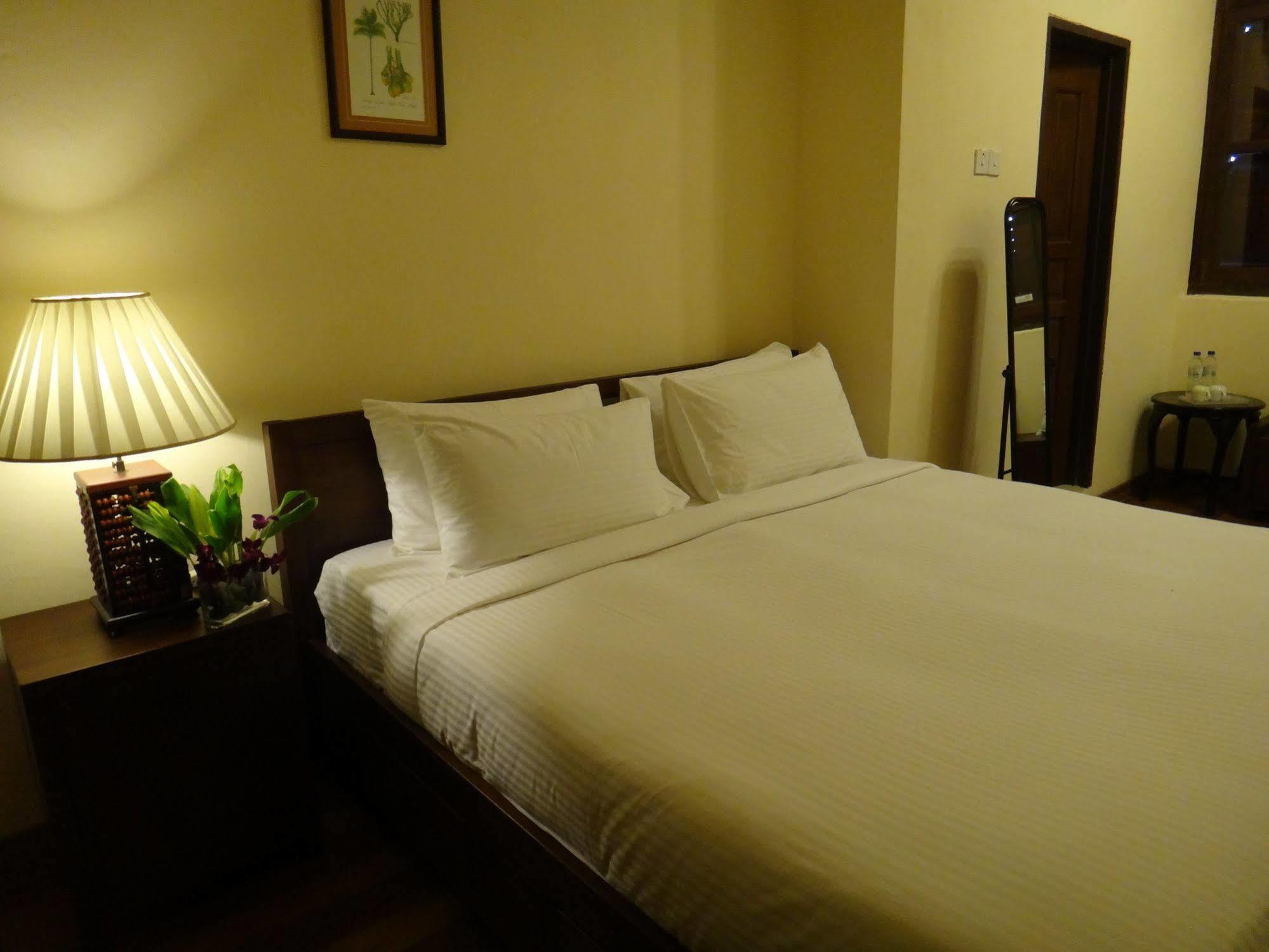 Betel Nut Lodge (Adults Only) George Town Extérieur photo